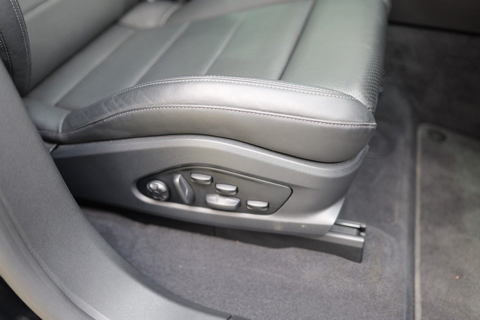 Porsche Macan 4 5d