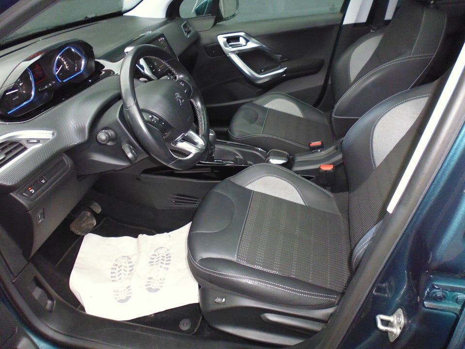 Peugeot 2008 1,2 e-THP 110 Allure Sky EAT6 5d