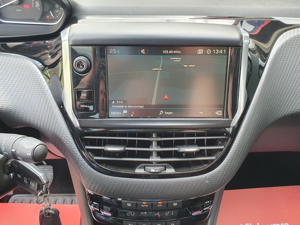 Peugeot 208 1,5 BlueHDi 100 Allure Sky 5d