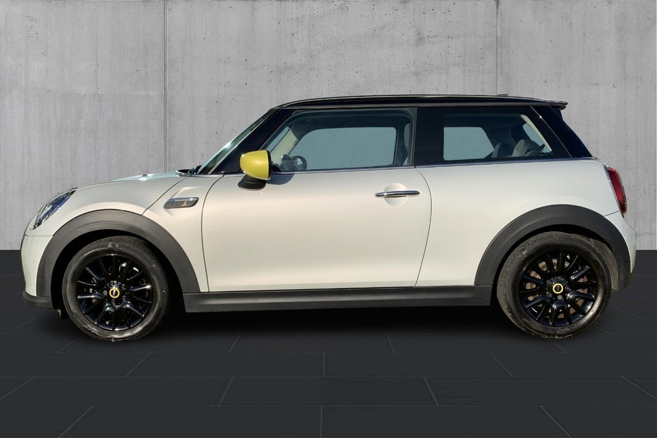 MINI Cooper SE Classic Trim 3d