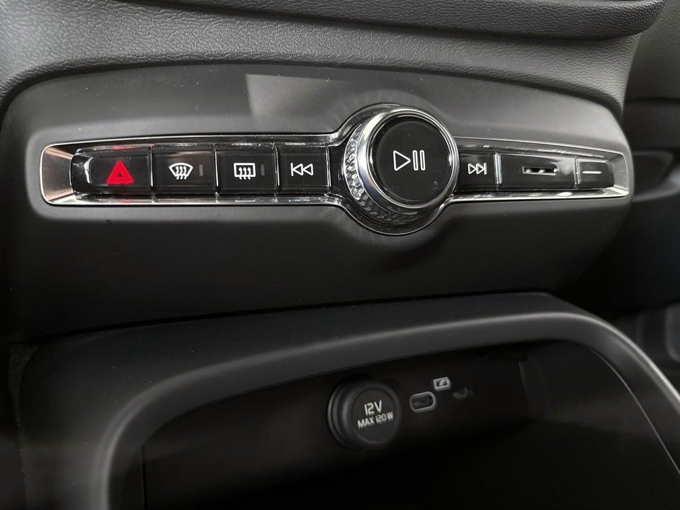 Volvo XC40 ReCharge Twin Plus 5d
