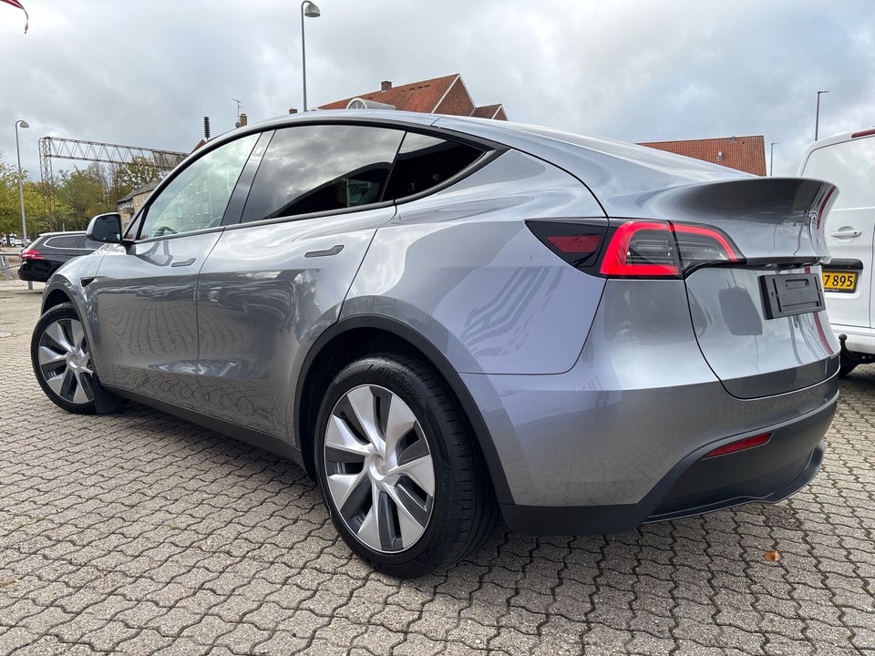 Tesla Model Y Long Range AWD 5d