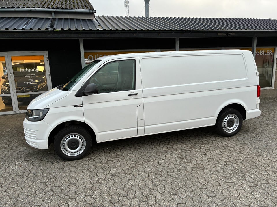 VW Transporter 2,0 TDi 102 Kassevogn lang