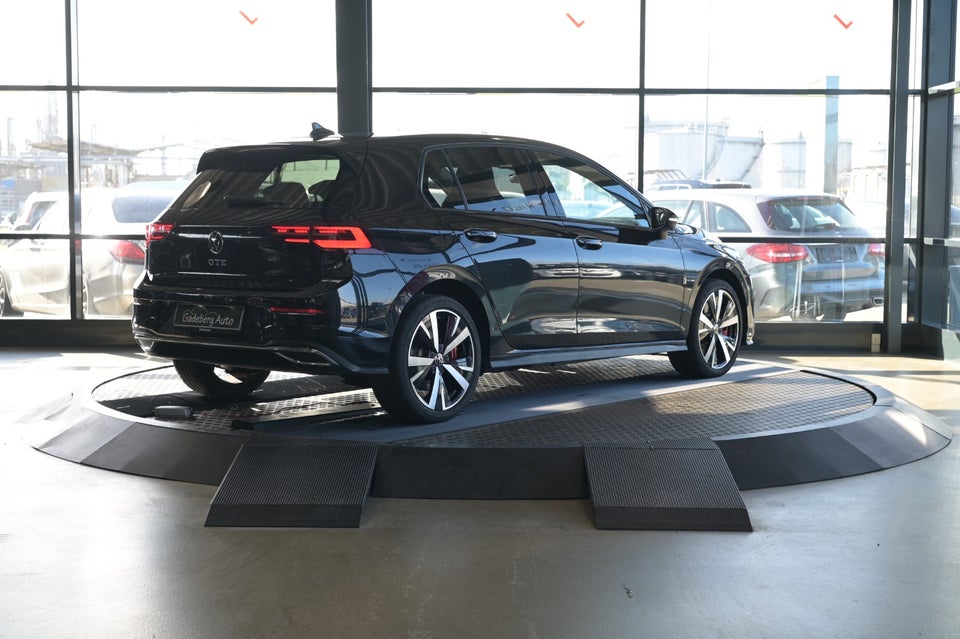 VW Golf VIII 1,4 GTE DSG 5d