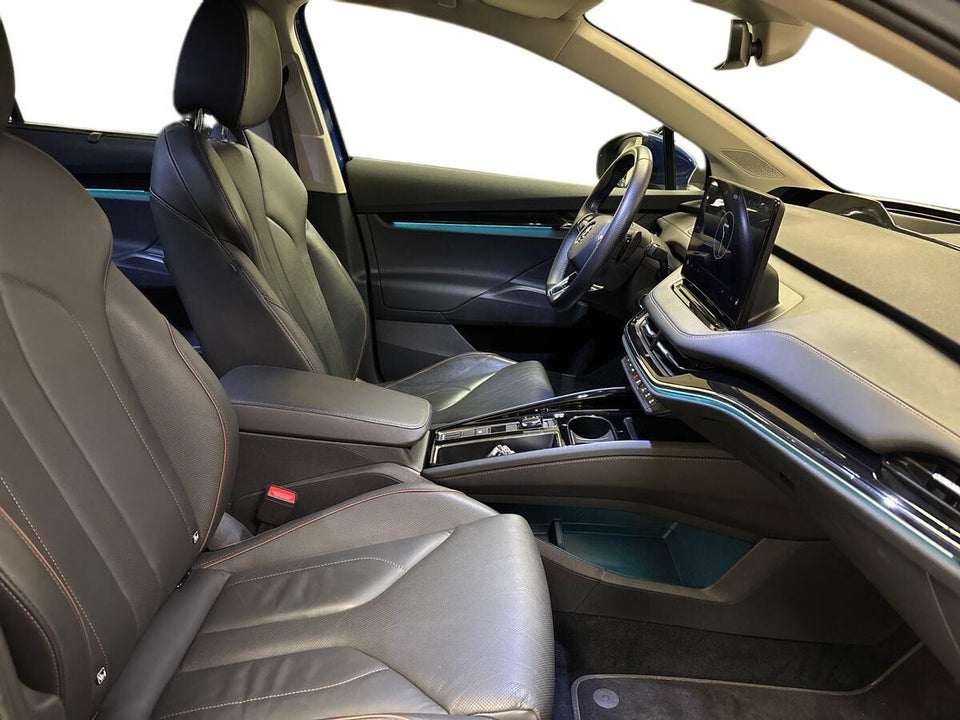 Skoda Enyaq 60 iV Plus 5d