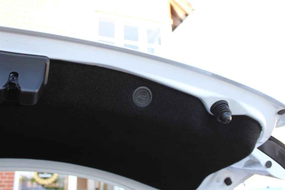 Tesla Model 3 RWD 4d