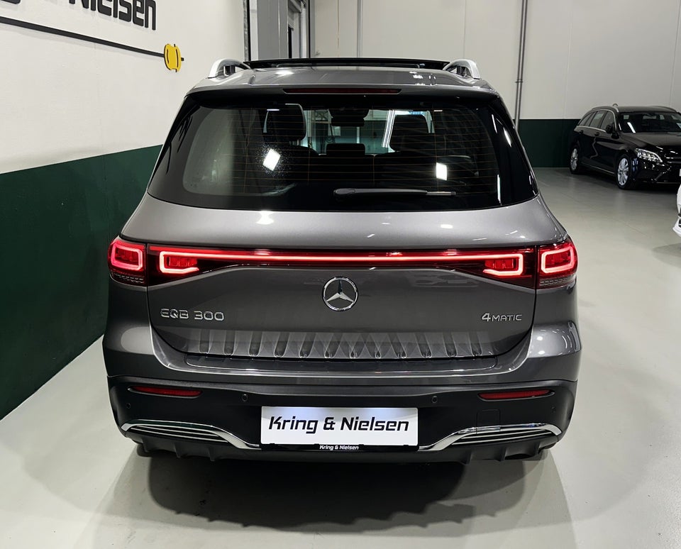 Mercedes EQB300 AMG Line 4Matic 5d