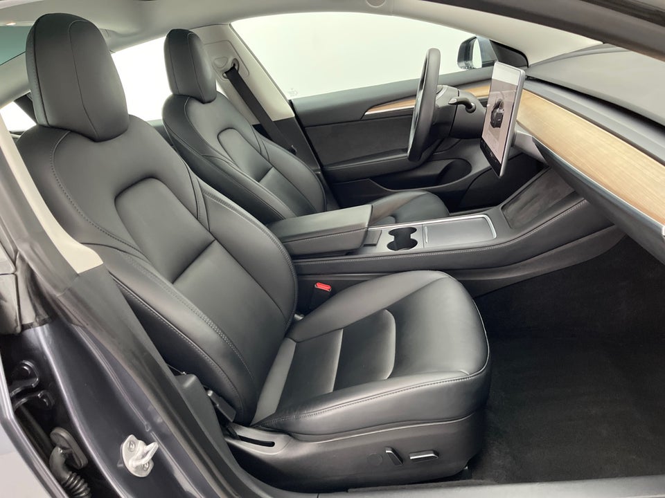 Tesla Model 3 RWD 4d