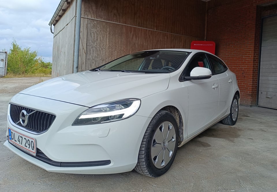 Volvo V40 2,0 D2 120 Momentum 5d