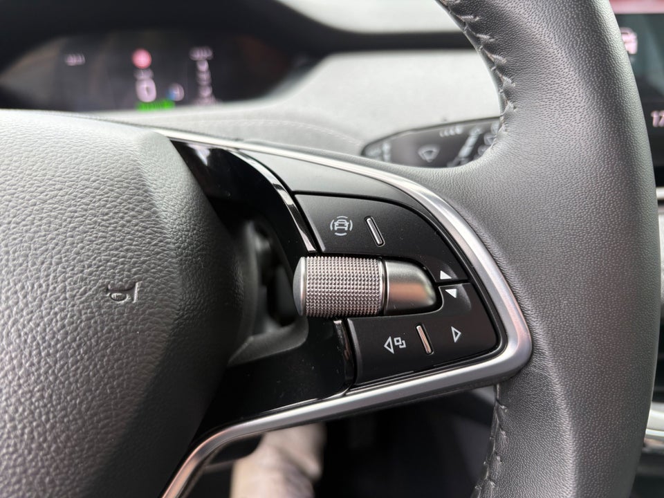 Skoda Enyaq 60 iV Loft 5d