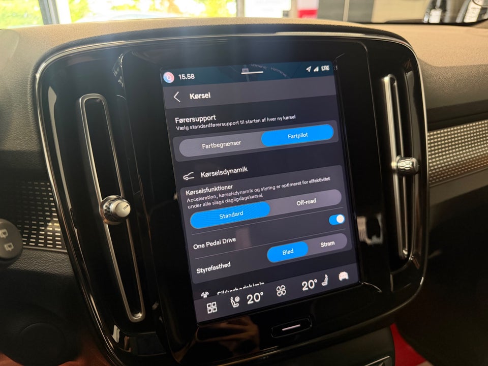 Volvo XC40 P8 ReCharge Twin R-Design 5d