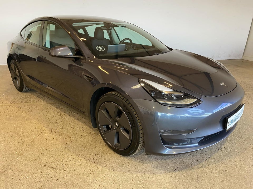 Tesla Model 3 Long Range AWD 4d