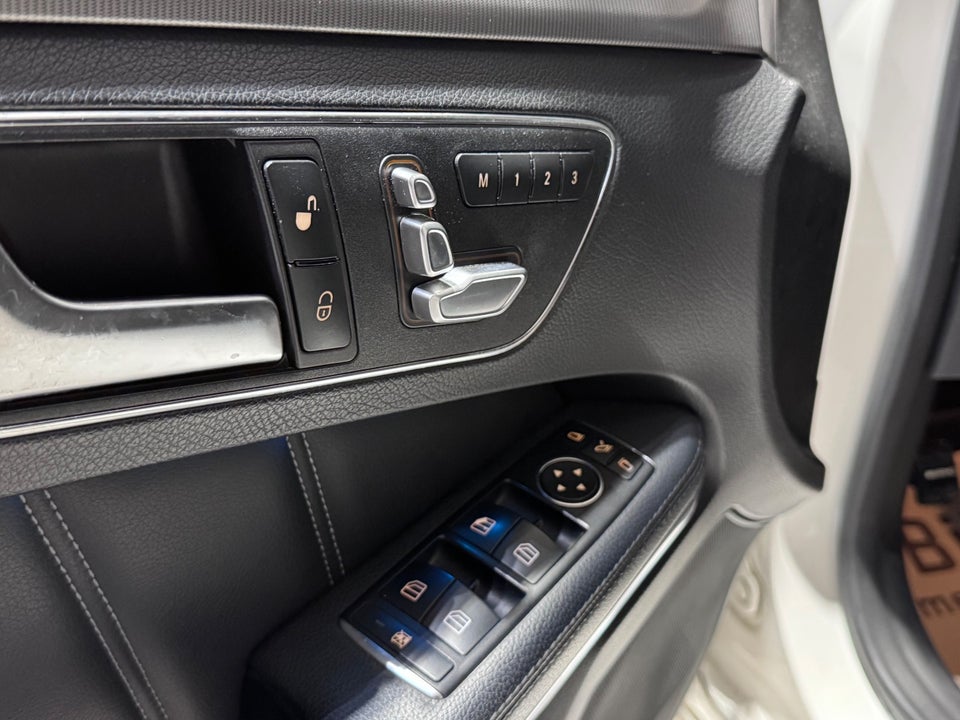 Mercedes E500 4,7 AMG Line aut. 4Matic 4d