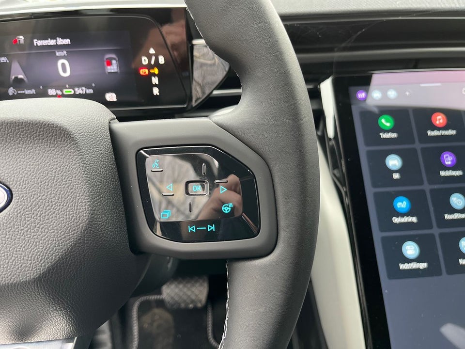 Ford Capri 77 Select Extended Range 5d