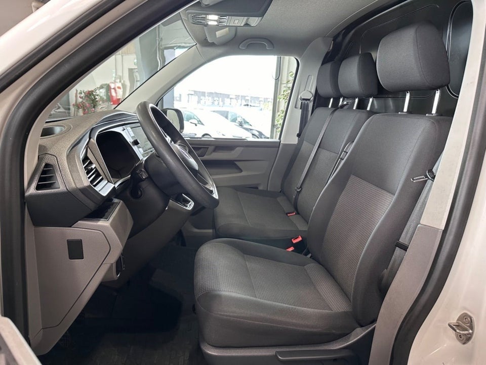 VW Transporter 2,0 TDi 110 Kassevogn lang