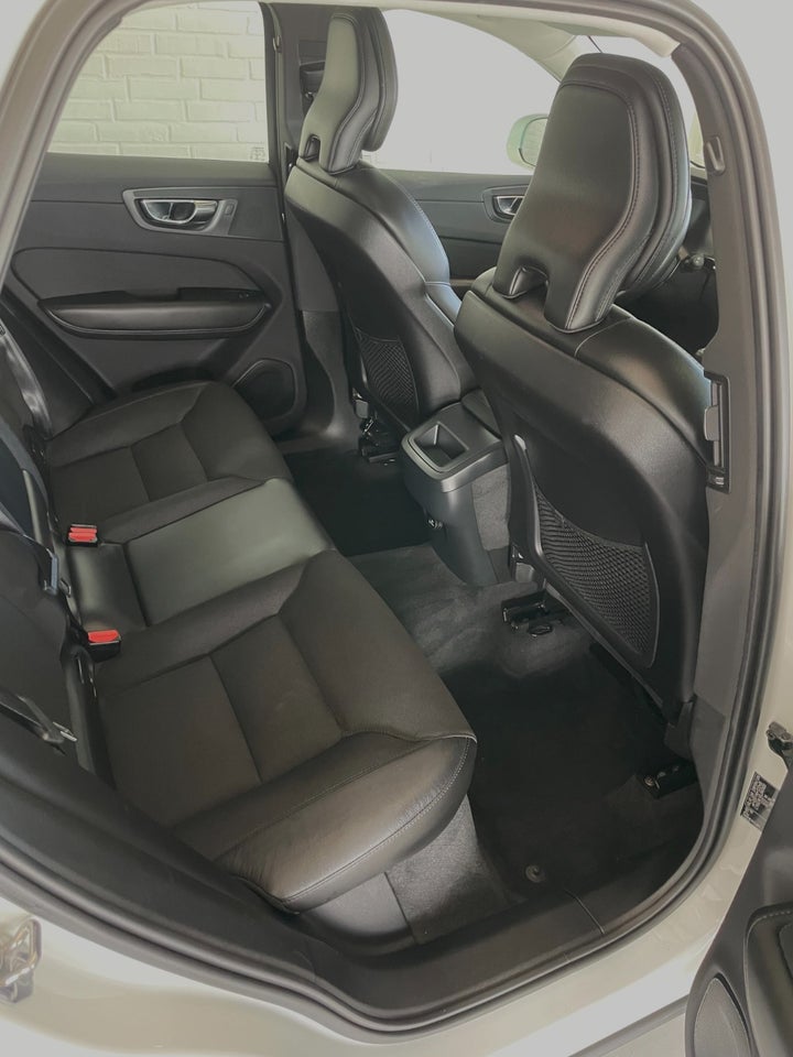 Volvo XC60 2,0 T4 190 Momentum aut. 5d