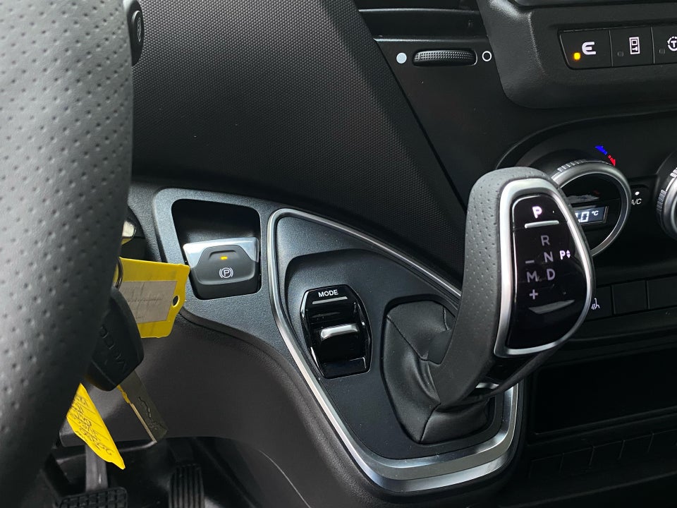 Iveco Daily 3,0 35S18 4100mm Box m/lift AG8