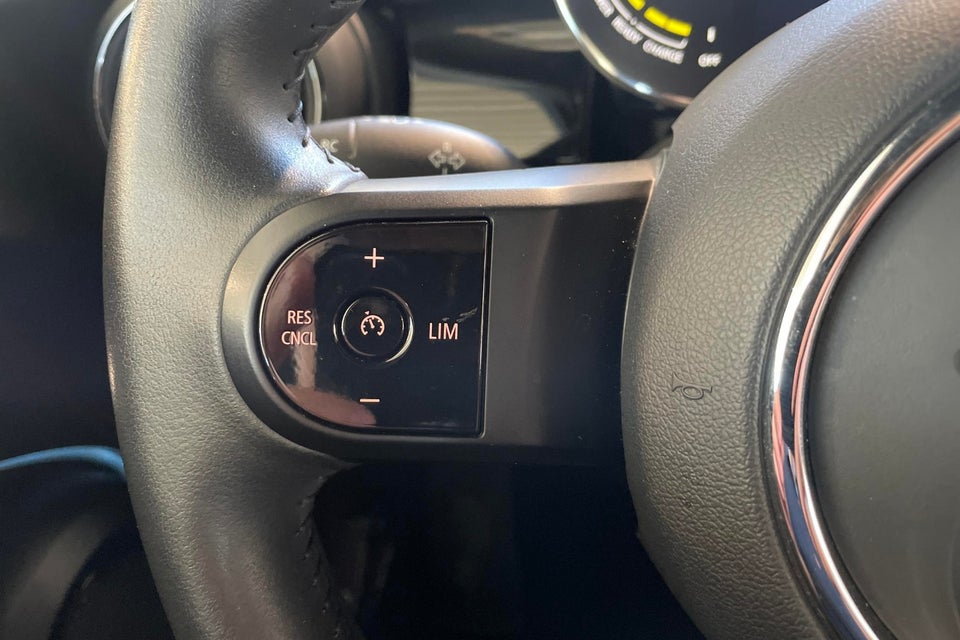 MINI Cooper SE Classic Trim 3d