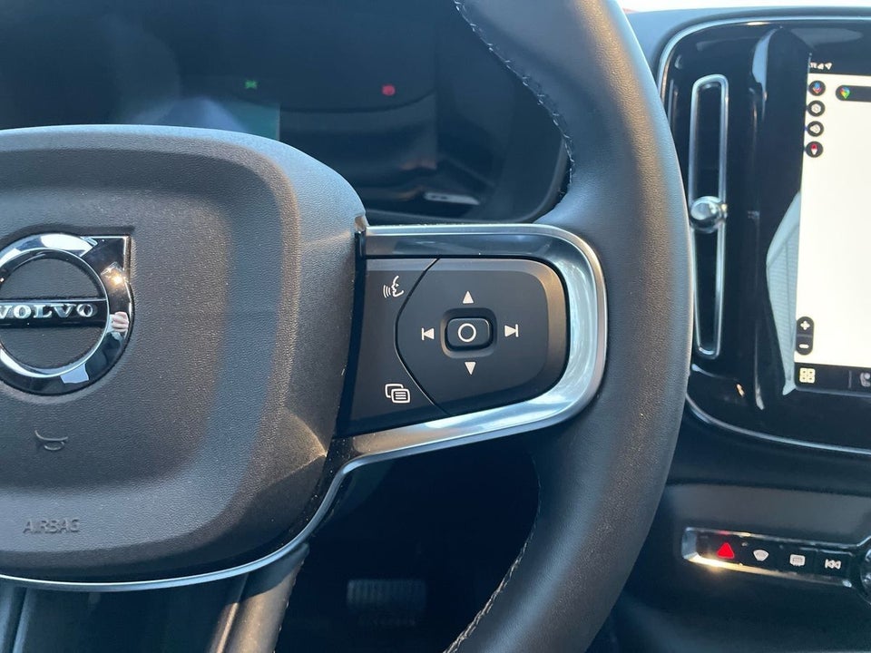 Volvo EX40 Twin Performance Plus 5d