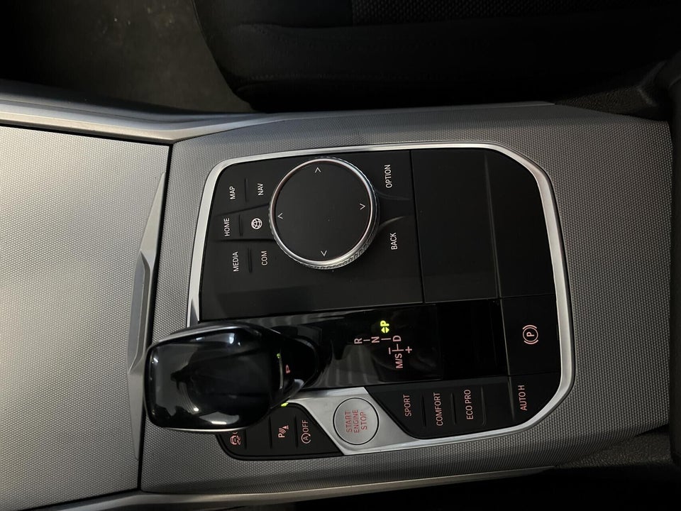 BMW 320d 2,0 Touring Connected aut. 5d