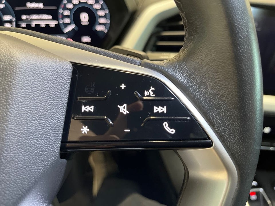 Audi Q4 e-tron 40  5d