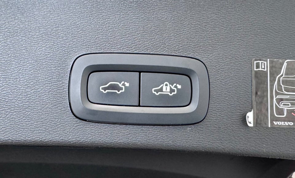 Volvo XC40 P8 ReCharge Twin R-Design 5d