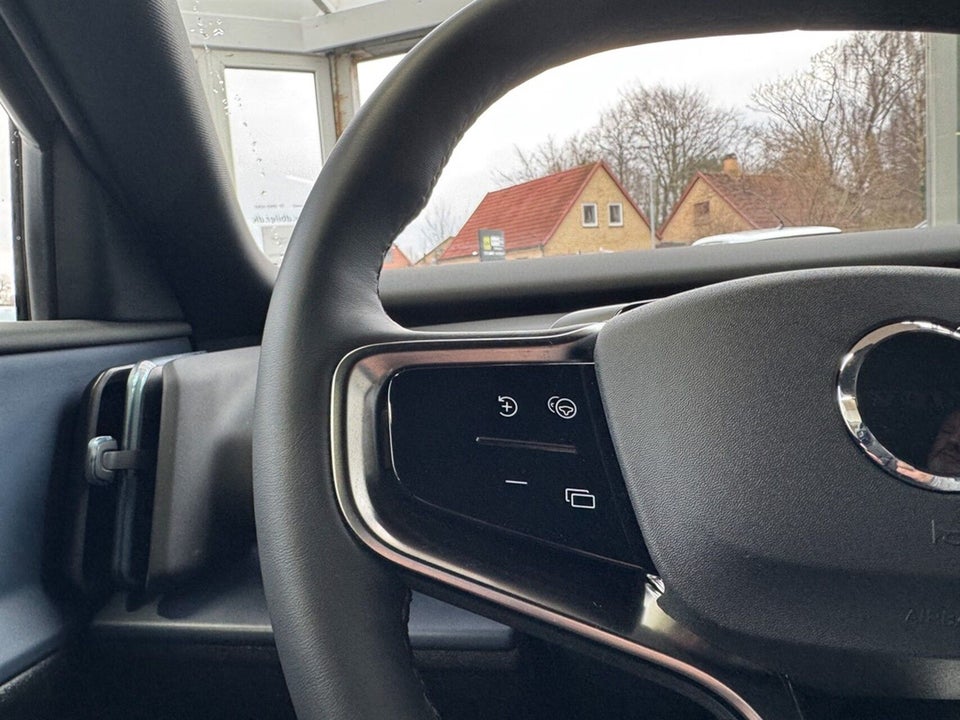 Volvo EX30 Extended Range Plus 5d