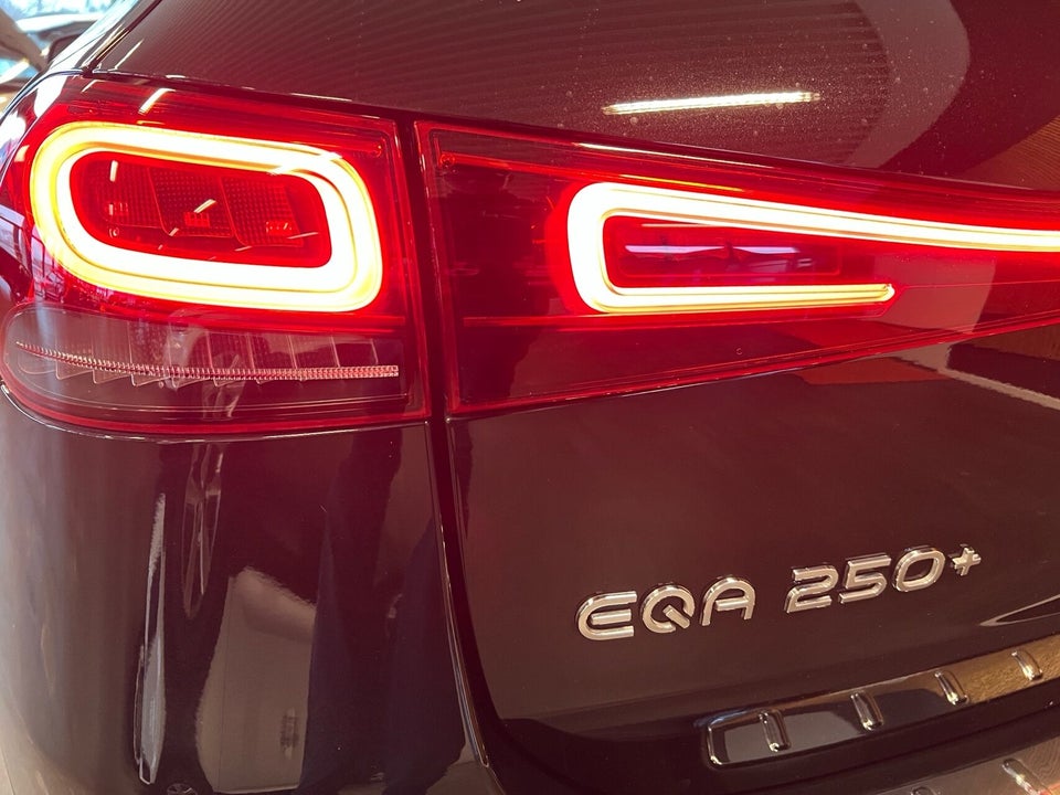 Mercedes EQA250+ Electric Art 5d