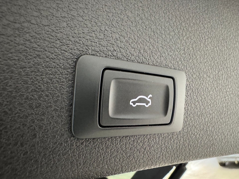 Audi Q8 e-tron 55 S-line quattro 5d