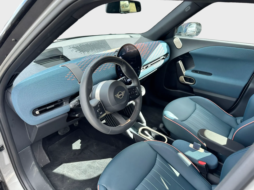 MINI Aceman E Favoured Trim L 5d