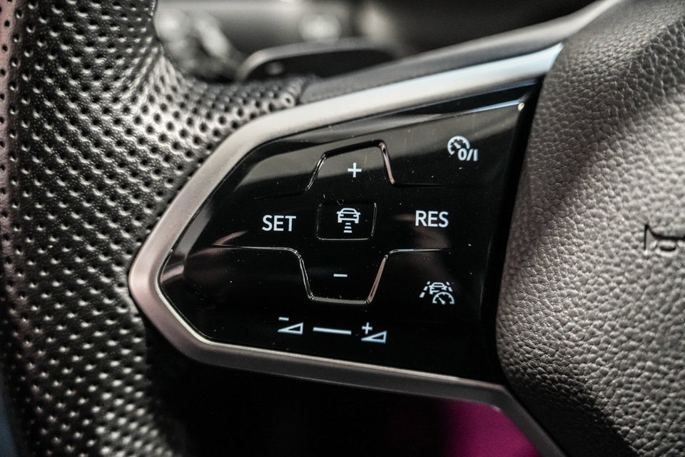 VW Golf VIII 1,4 GTE DSG 5d