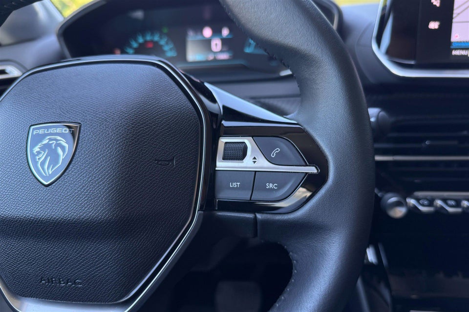 Peugeot e-208 50 Style 5d