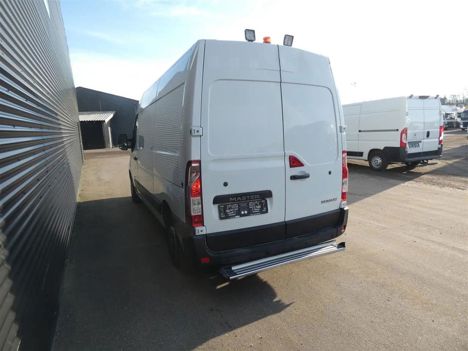 Renault Master III T35 2,3 dCi 145 L2H2 Kassevogn