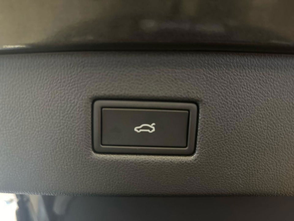 Ford Capri 82 Select Extended Range 5d