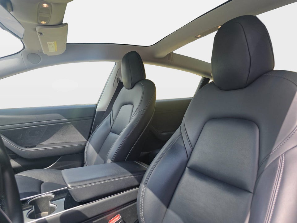 Tesla Model 3 Standard Range+ RWD 4d