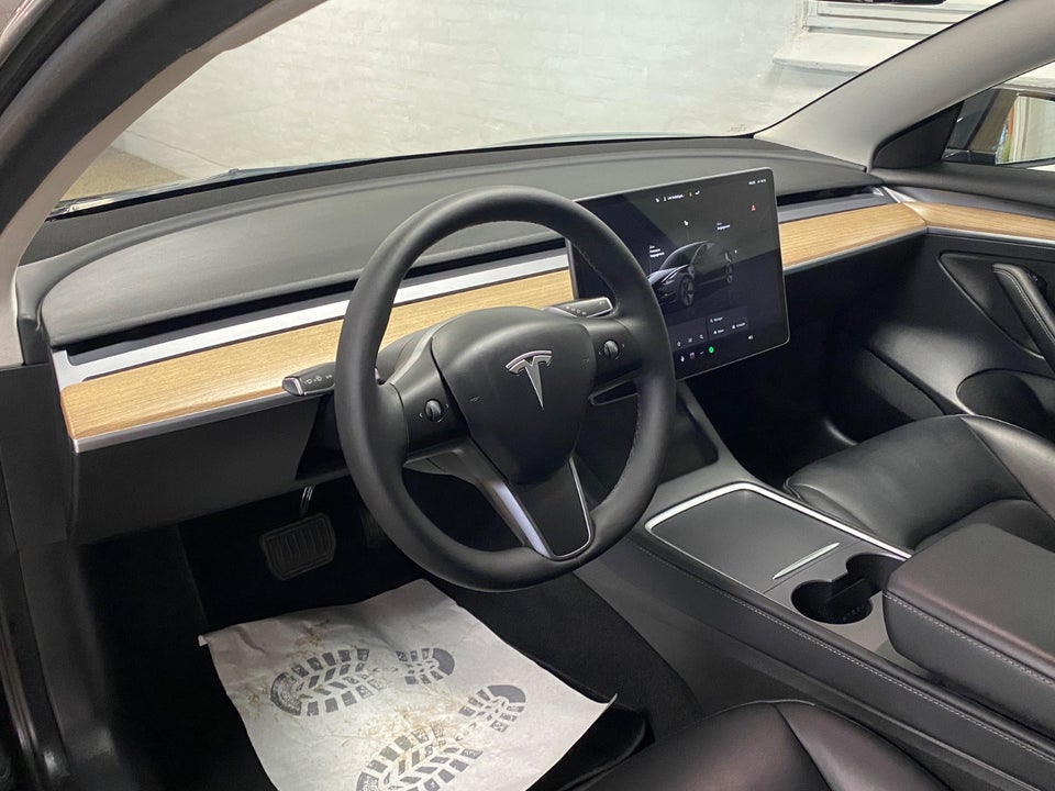Tesla Model 3 RWD 4d