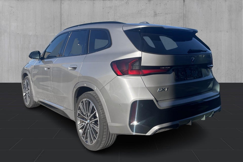 BMW iX1 xDrive30 Fully Charged M-Sport 5d
