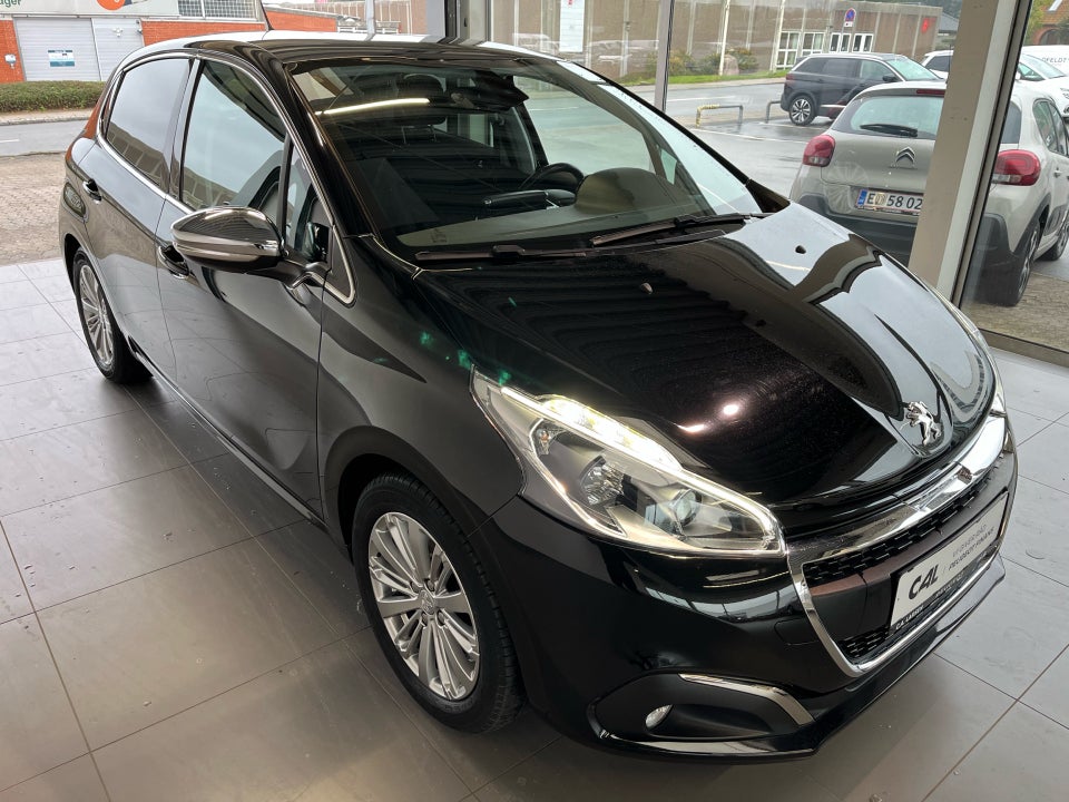 Peugeot 208 1,2 VTi 82 Allure 5d