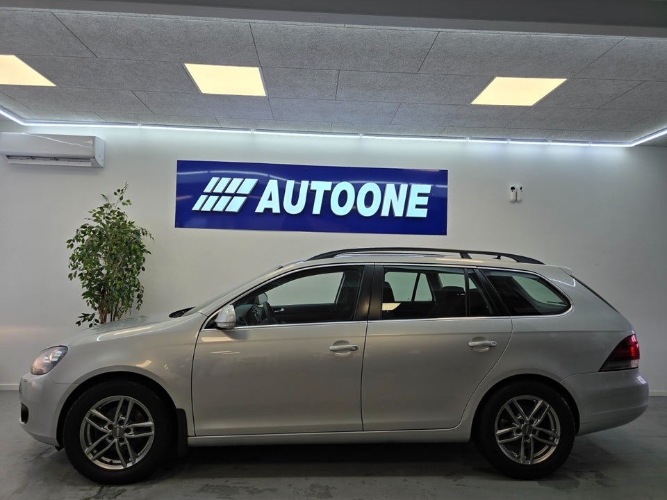 VW Golf VI 1,6 TDi 105 Comfortline Variant BMT 5d