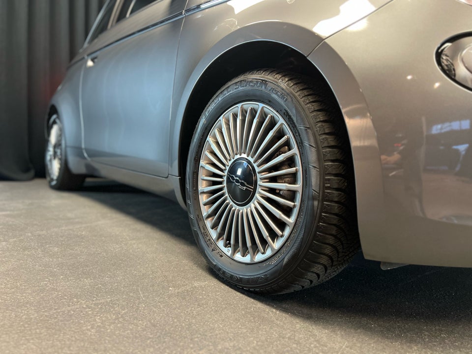 Fiat 500e 42 Icon 3d