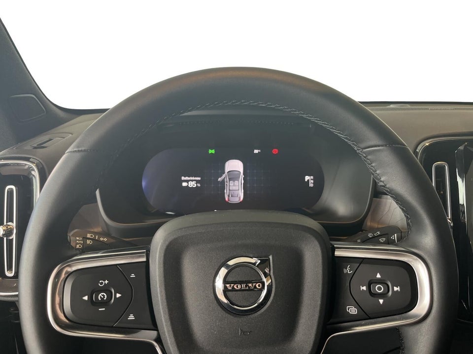 Volvo EC40 Extended Range Black Edition 5d