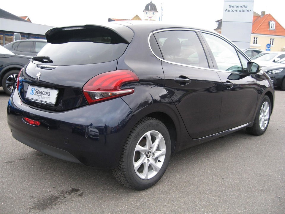 Peugeot 208 1,2 PureTech 82 Allure+ 5d