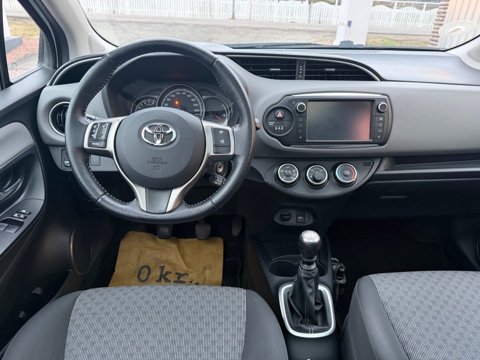 Toyota Yaris 1,3 VVT-i Skyview 5d