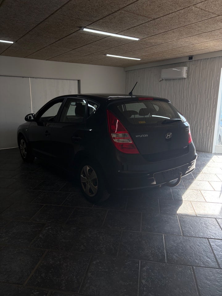 Hyundai i30 1,6 CRDi 90 Classic 5d