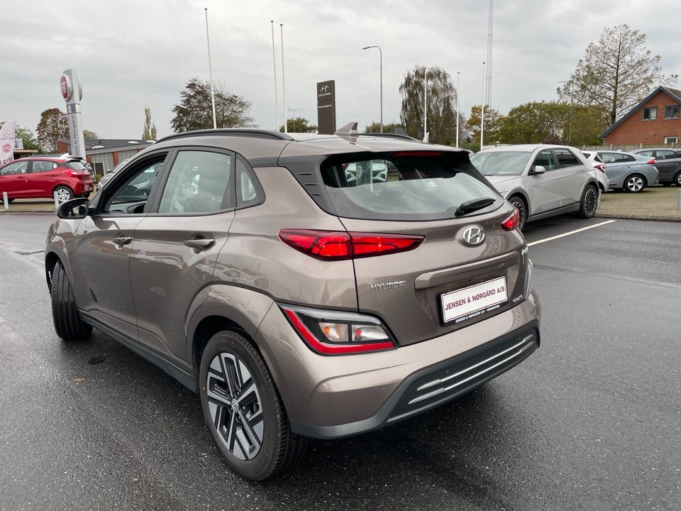 Hyundai Kona 39 EV Essential 5d