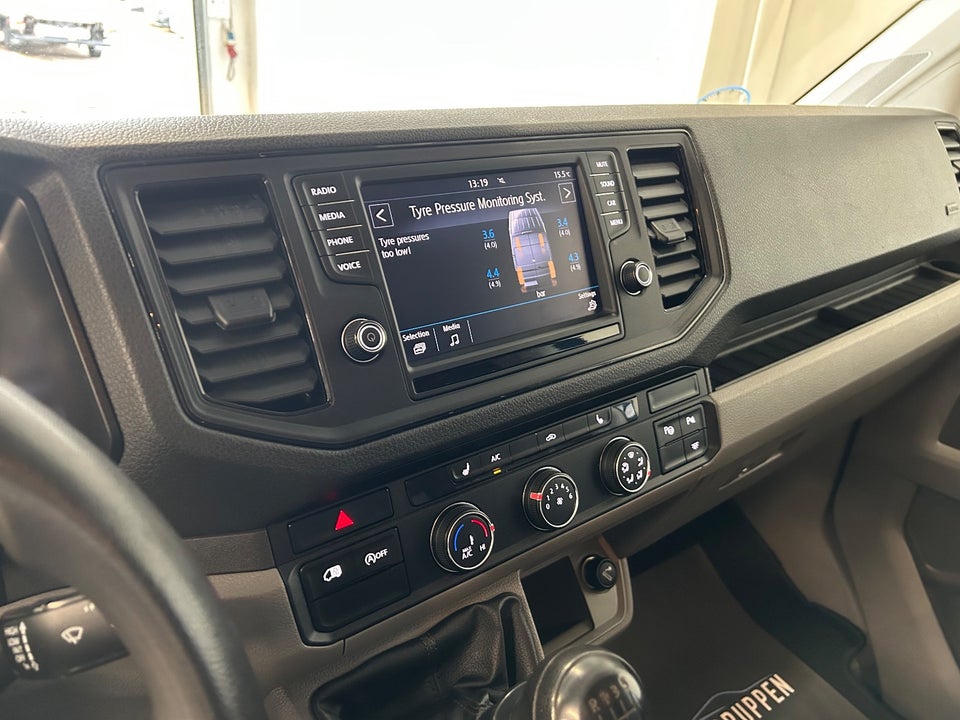 VW Crafter 30 2,0 TDi 177 Kassevogn L3H2