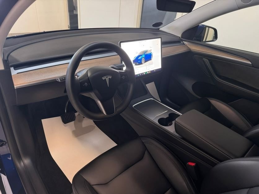 Tesla Model Y Long Range RWD 5d
