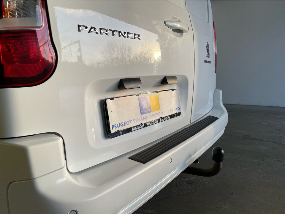 Peugeot Partner 1,5 BlueHDi 130 L2V2 Ultimate EAT8 Van