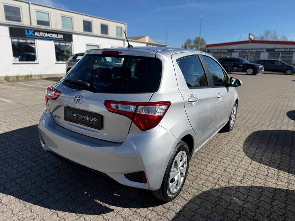 Toyota Yaris 1,0 VVT-i T2 5d