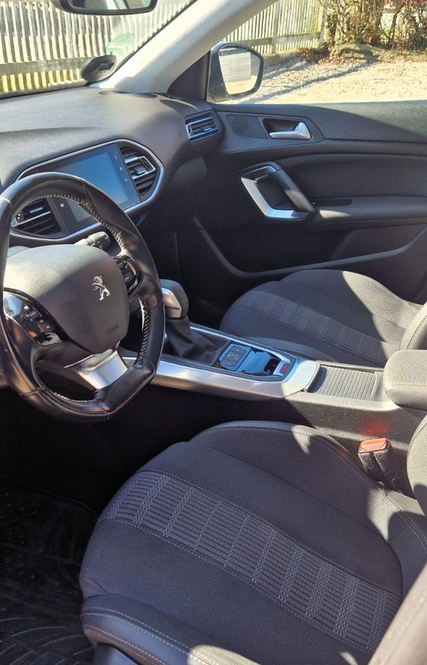 Peugeot 308 1,6 BlueHDi 120 Allure SW EAT6 5d